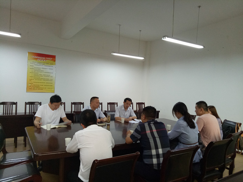 我校與湖北省經(jīng)航建設工程有限公司聯(lián)合召開(kāi)校企合作懇談會(huì )(圖2)