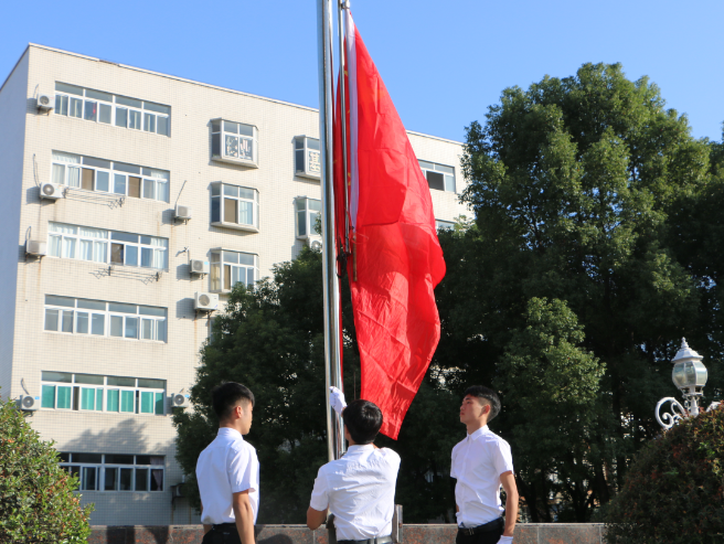 湖北省工業(yè)建筑學(xué)校第二十六屆秋季田徑運動(dòng)會(huì )盛大開(kāi)幕(圖5)