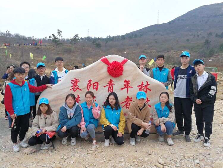 工建學(xué)子勇?lián)?攜手共創(chuàng  )美襄陽(yáng)(圖3)
