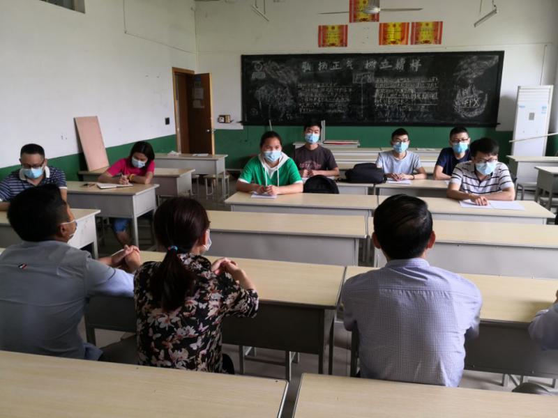 工學(xué)結合 知行合一18級大專(zhuān)班企業(yè)實(shí)訓課程簡(jiǎn)報(圖2) 工學(xué)結合 知行合一18級大專(zhuān)班企業(yè)實(shí)訓課程簡(jiǎn)報(圖2)