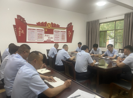 我校召開(kāi)創(chuàng  )文迎檢工作會(huì )議(圖2)