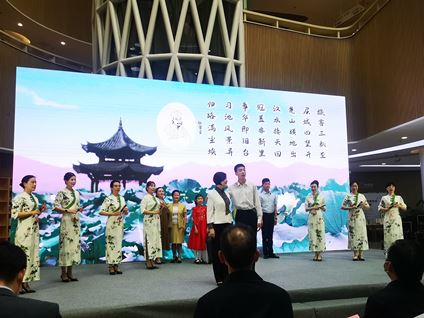 “青春心向黨 建功新時(shí)代”湖北省工業(yè)建筑學(xué)校讀書(shū)月活動(dòng)系列報道(圖2)