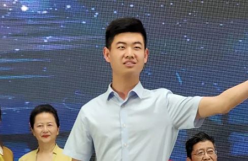 “青春心向黨 建功新時(shí)代”湖北省工業(yè)建筑學(xué)校讀書(shū)月活動(dòng)系列報道(圖3)
