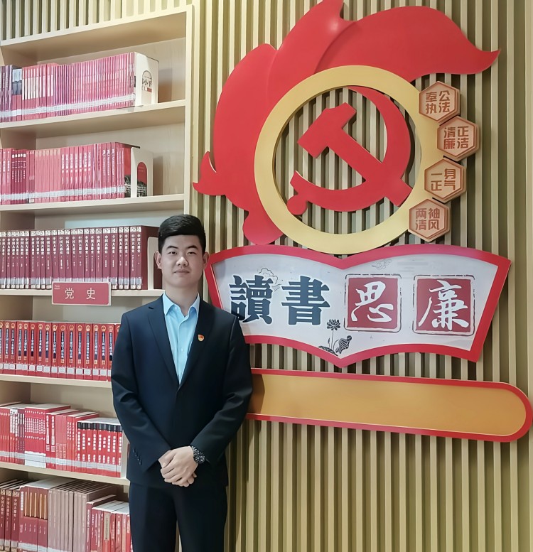 我校青年教師龍天翔、李紅梅、黃寧寧獲集團公司“五四”表彰(圖3)