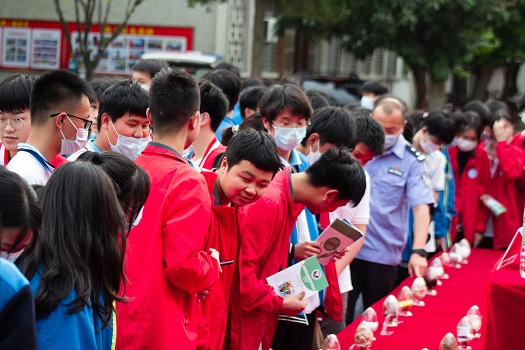 禁毒宣傳進(jìn)校園 筑牢校園禁毒防線(xiàn)?  (圖2)