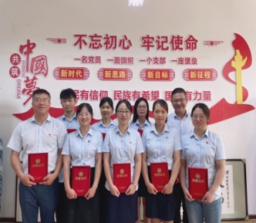 我校召開(kāi)慶祝建黨101周年暨“七一表彰大會(huì )”(圖3)
