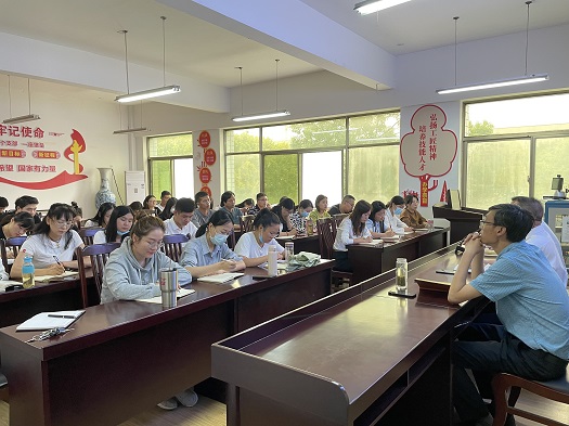 我校召開(kāi)2022秋季學(xué)期學(xué)生返校班主任工作會(huì )議(圖4)