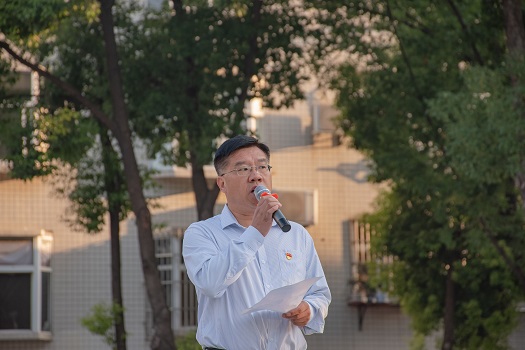 我校愛(ài)國主義主題教育暨2022級新生軍訓開(kāi)營(yíng)儀式(圖2)