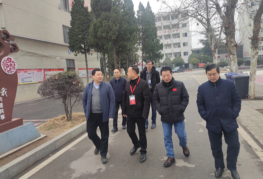 省教育廳領(lǐng)導及市教育局領(lǐng)導蒞臨我校指導工作(圖1)