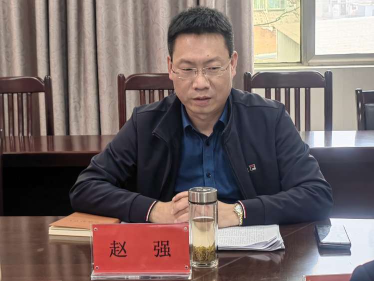 工建學(xué)校召開(kāi)2022年度領(lǐng)導干部暨以案促改專(zhuān)題民主生活會(huì )(圖4)