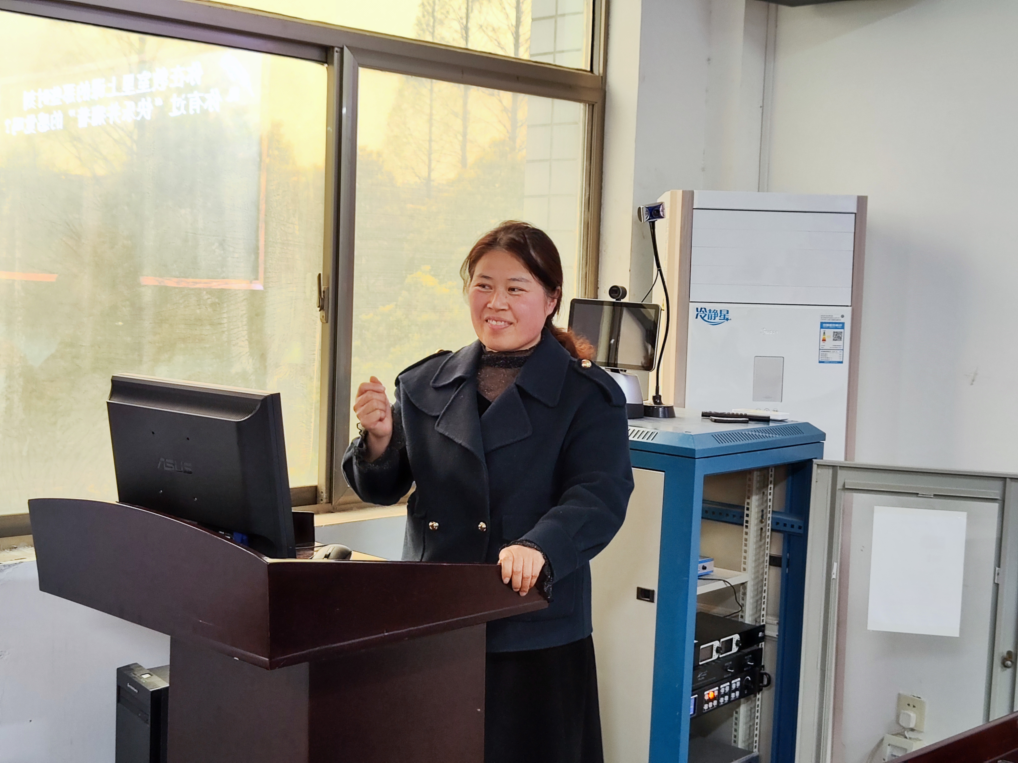我校召開(kāi)新老教師交流會(huì )(圖5)