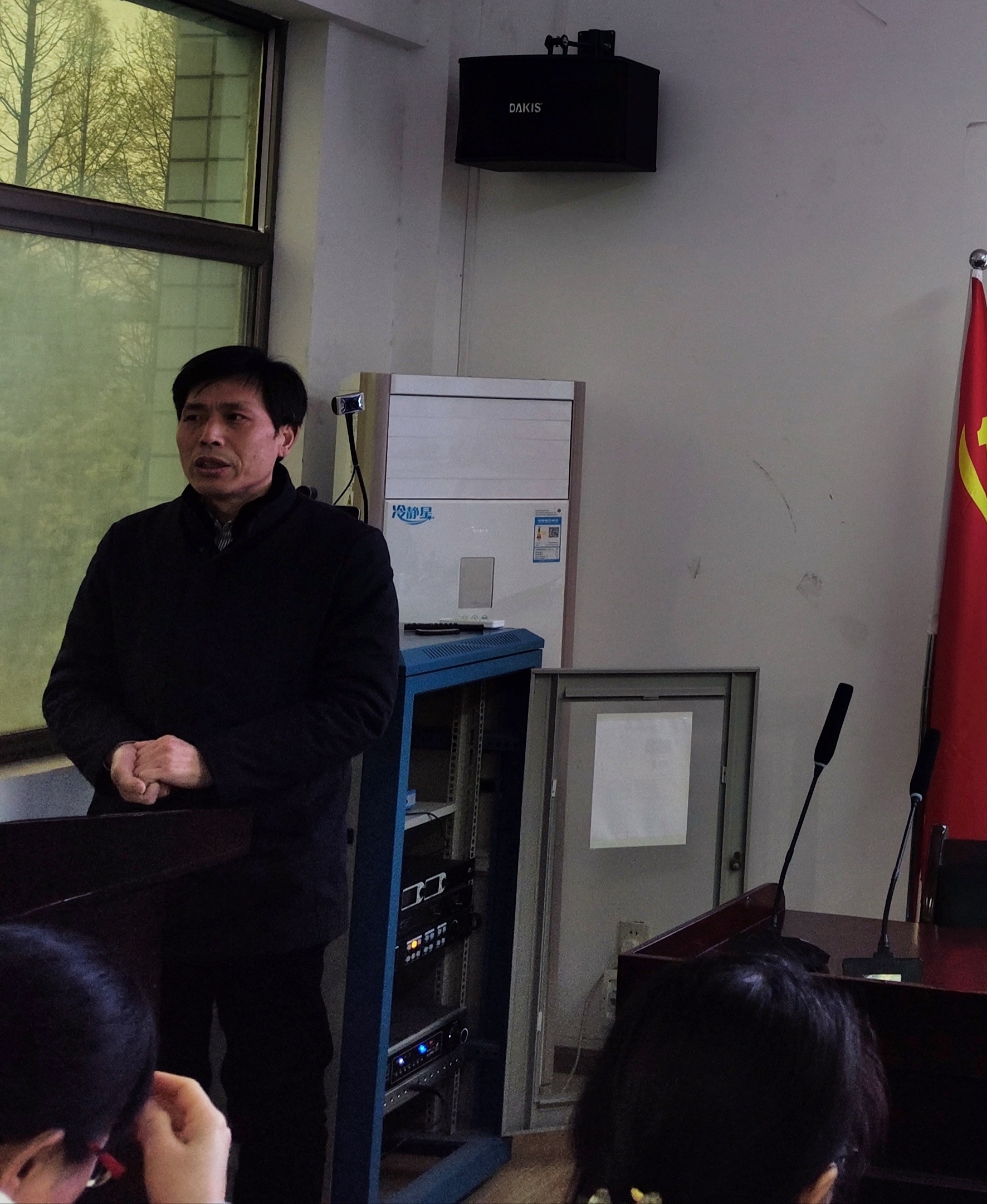 我校召開(kāi)新老教師交流會(huì )(圖7)