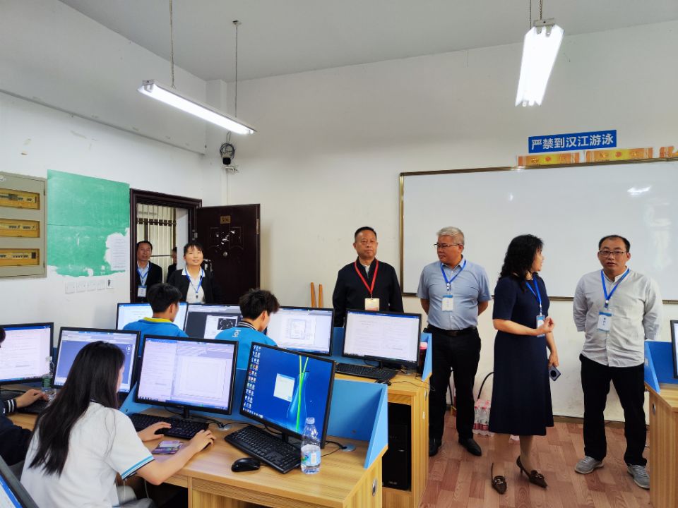 以賽促學(xué) 錘煉技能 砥礪成長(cháng) ——我校成功舉辦2023年襄陽(yáng)市建筑CAD大賽(圖4)
