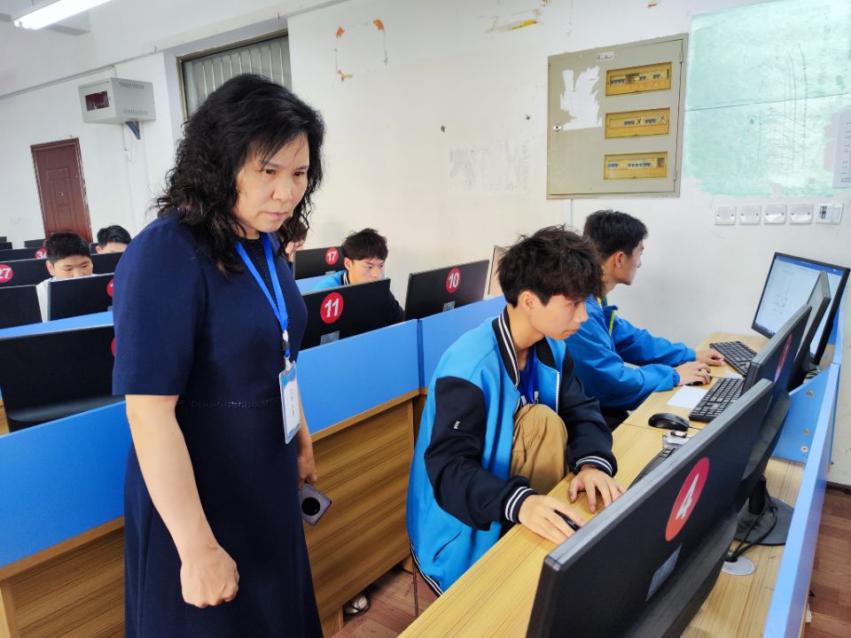 以賽促學(xué) 錘煉技能 砥礪成長(cháng) ——我校成功舉辦2023年襄陽(yáng)市建筑CAD大賽(圖5)