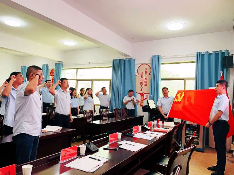 傳承紅色基因，凝聚奮進(jìn)力量——學(xué)校慶“七一”主題活動(dòng)(圖5)