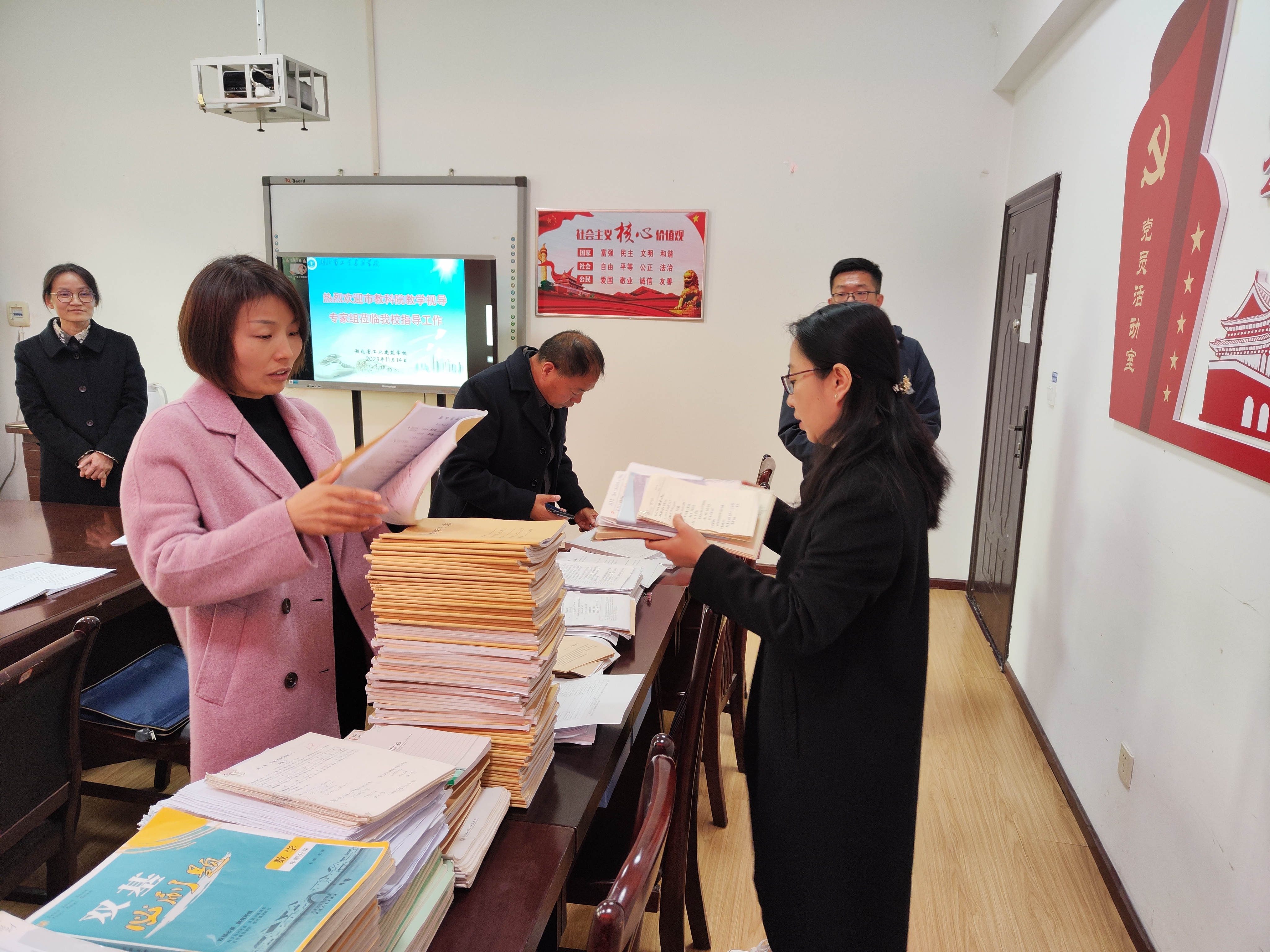 教學(xué)視導促提升 ，厲兵秣馬揚帆航——襄陽(yáng)市教學(xué)視導工作在我校開(kāi)展(圖7)