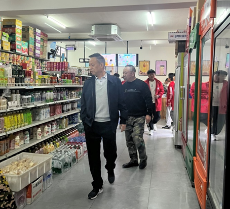 守護校園食品安全     突擊檢查在行動(dòng)(圖2)