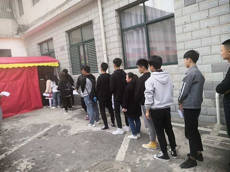 湖北省工業(yè)建筑學(xué)校2019年技能高考體檢記實(shí)(圖1)