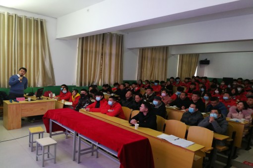 湖北省學(xué)習貫徹黨的十九屆五中全會(huì )精神“青年宣講團”走進(jìn)我校(圖4)