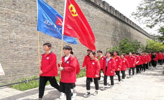 重走解放襄陽(yáng)路 厚植青年愛(ài)國情——記我校學(xué)生團員參加“學(xué)黨史、強信念、跟黨走，重溫解放襄樊戰役”活動(dòng)(圖5)