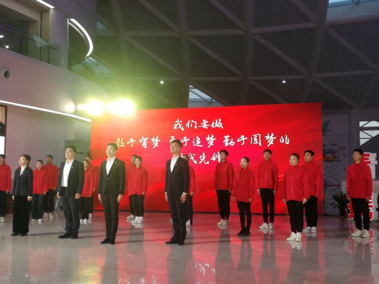 我校師生代表參加“襄十隨神”青年創(chuàng  )新創(chuàng  )業(yè)協(xié)同發(fā)展大會(huì )(圖4)