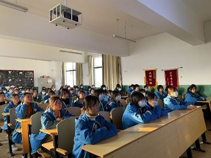 豆蔻梢頭二月初———記湖北省工業(yè)建筑學(xué)校女生心理健康教育專(zhuān)題講座(圖6)
