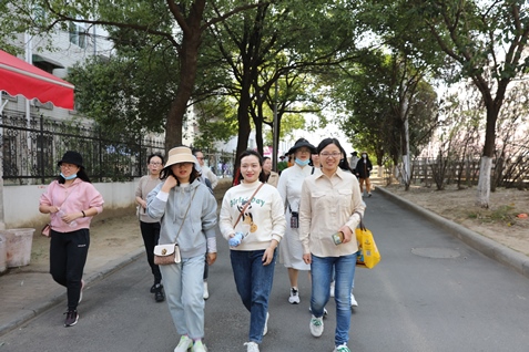 湖北省工業(yè)建筑學(xué)校舉辦 慶“三八”婦女節健步走活動(dòng)(圖2)