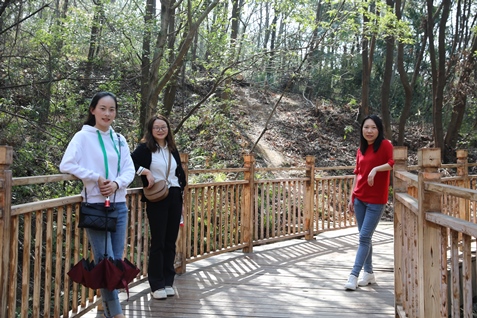 湖北省工業(yè)建筑學(xué)校舉辦 慶“三八”婦女節健步走活動(dòng)(圖3)